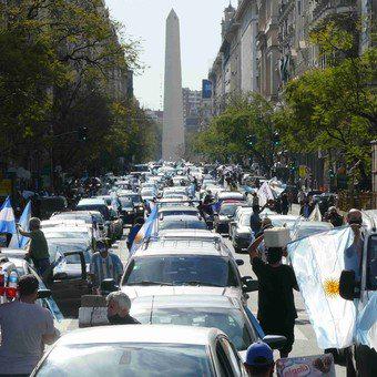 miles-de-personas-realizan-una___DvOjFp-eV_340x340__1