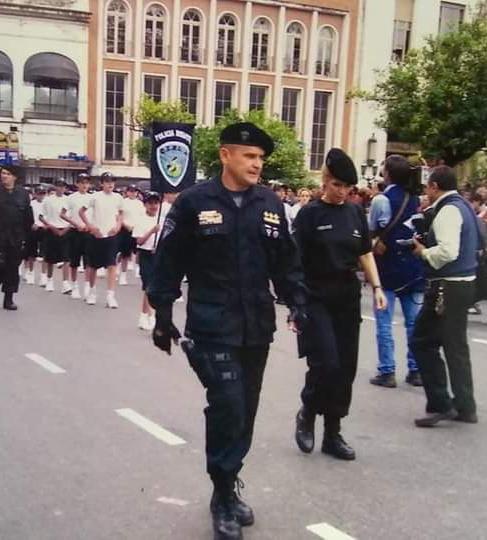 a79ff665-760b-42ce-83a3-e9e8fd252375