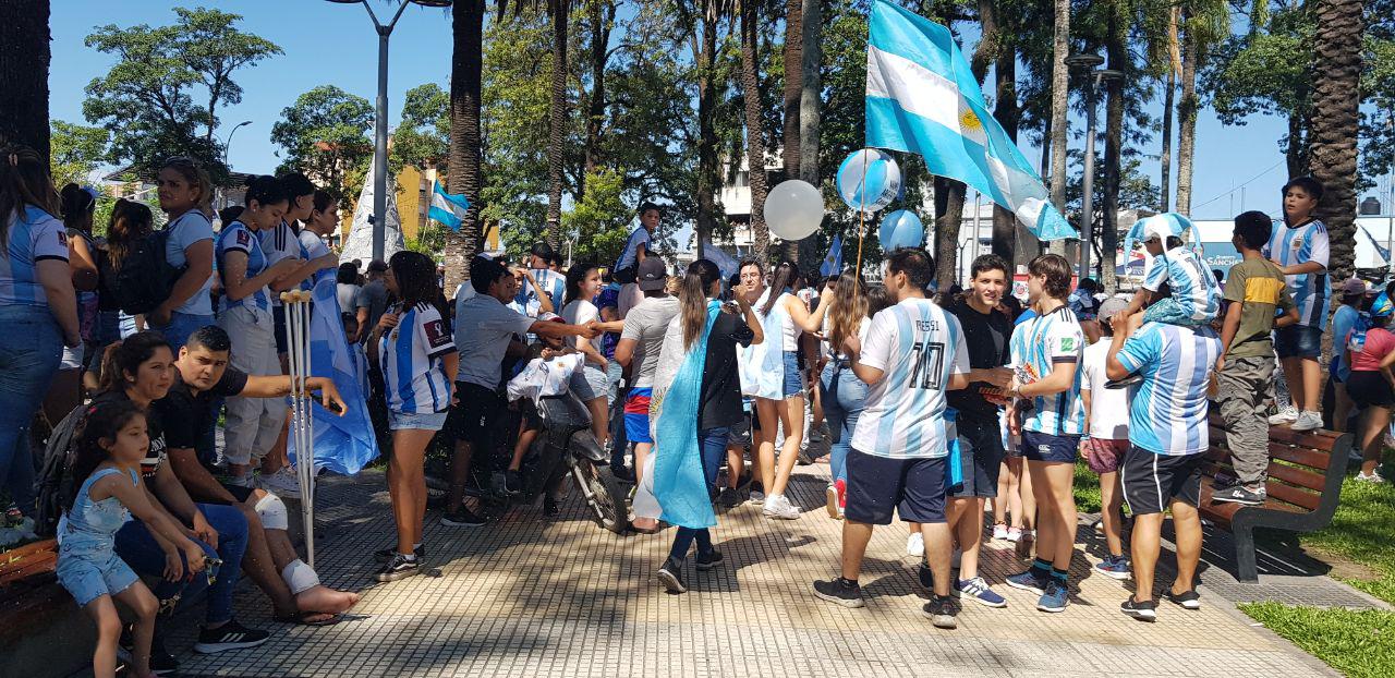 photo_4974733883518069392_y