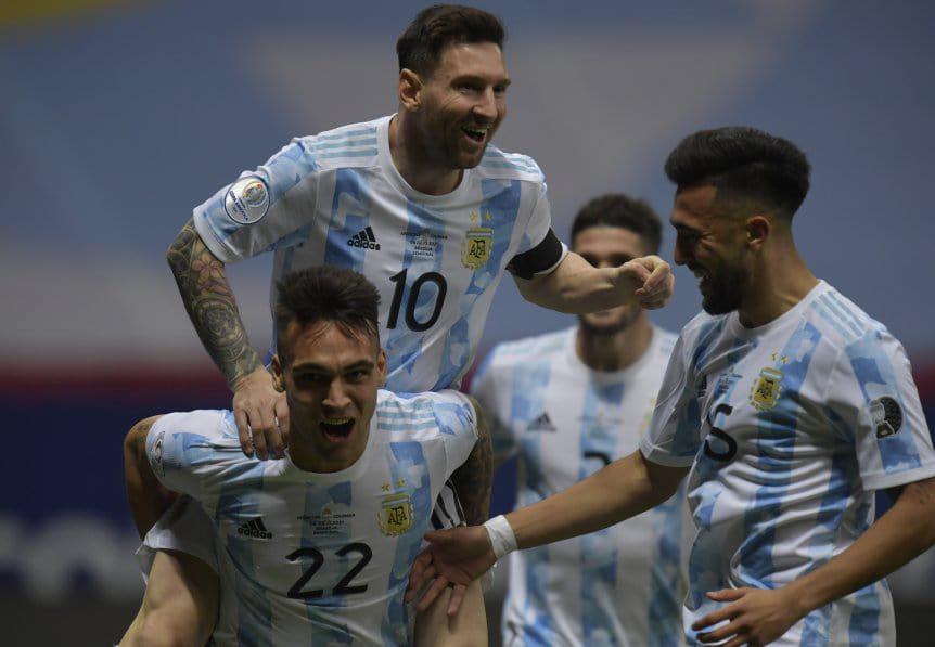lautaro-martinez-lionel-messi_w862