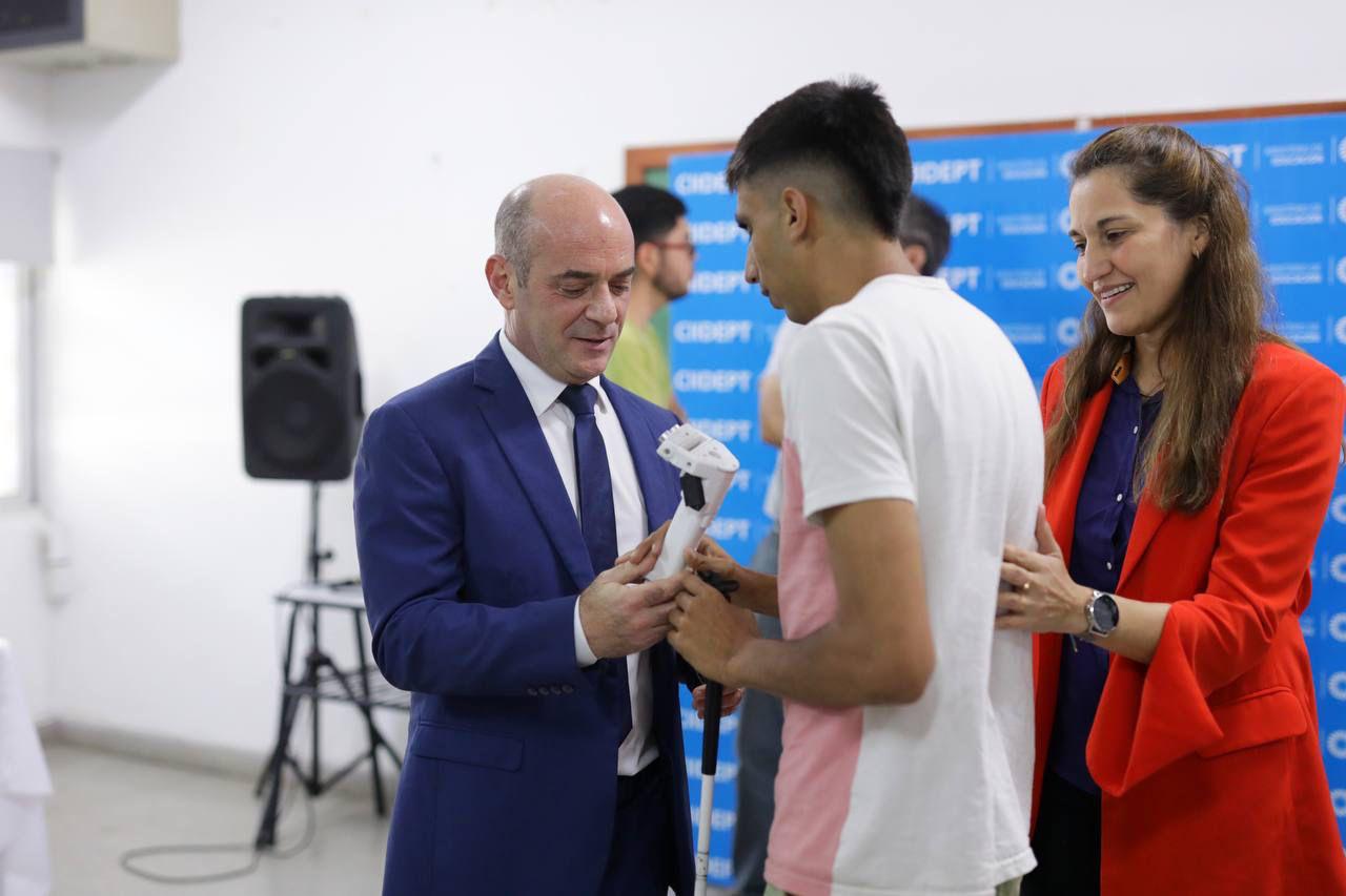 F9341CC9-D4D1-4208-8687-F579E88D9AEB