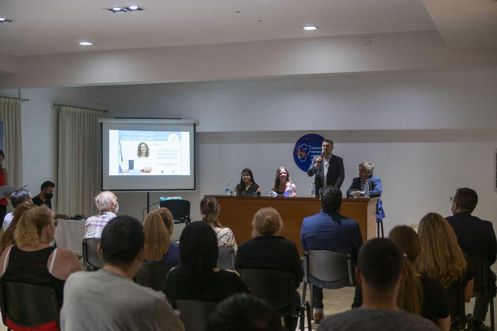 6a7c30a8-3312-4306-8aa6-50e3354e7400