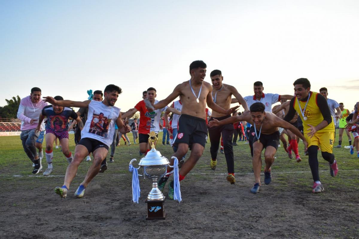 sportivo-guzman-fue-mas-penales-se-consagro-campeon-liga-tucumana-963603-194306