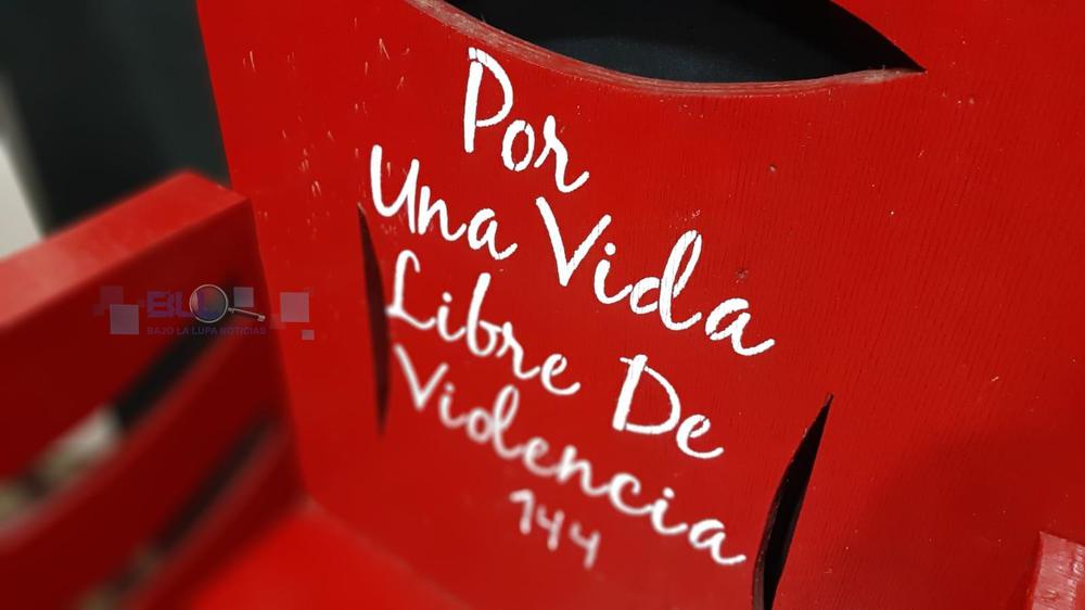 banco rojo 1
