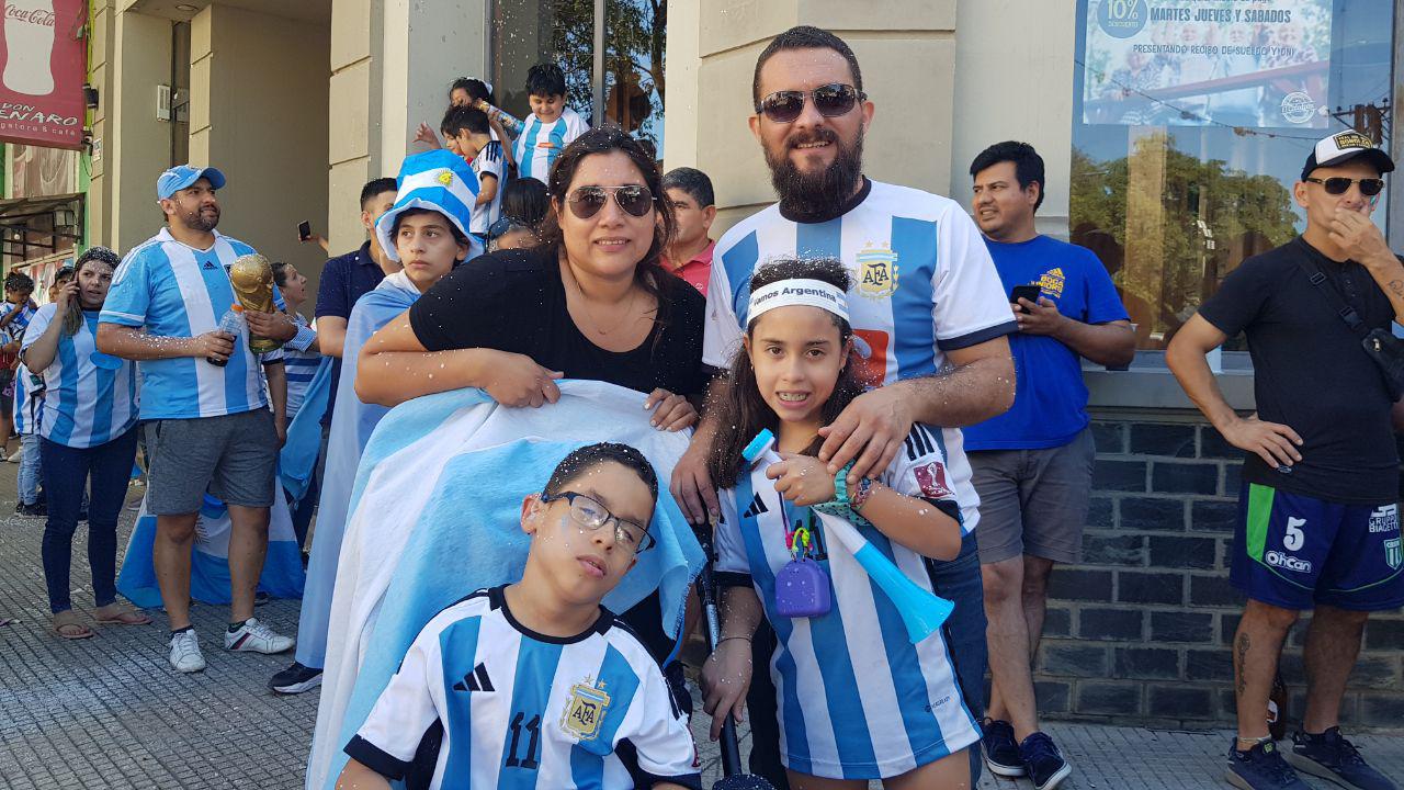 photo_4974733883518069383_y