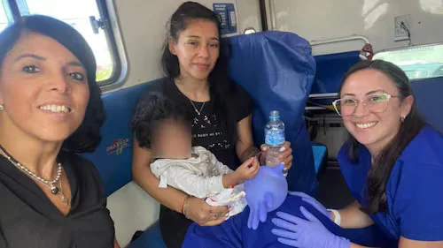 la-nena-ya-se-encuentra-con-su-mama-foto-mpf-cordoba-7NG2GCIZHJDYPEGKEGCROH2ZIQ