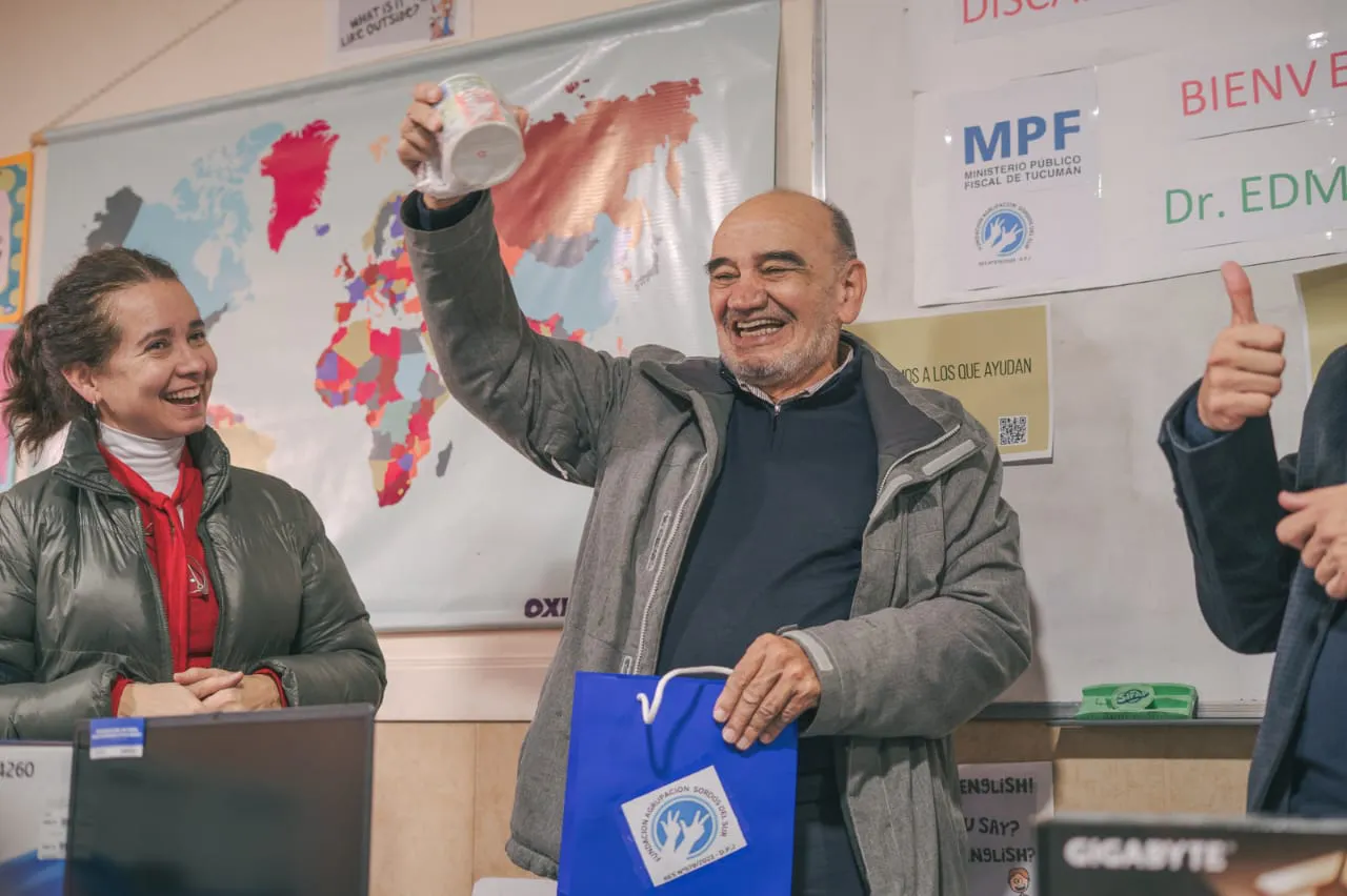 0c7d2aba-a62a-4e6f-9b0b-1248db0a2223