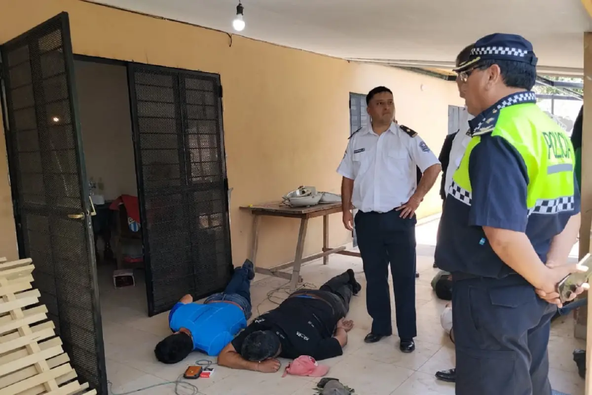 1200x800_el-cadillal-investigadores-llegaron-vivienda-partir-denuncia-anonima-1112136-143453