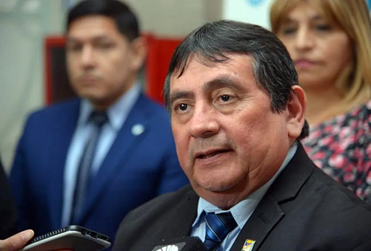 LUIS CAMPOS - intendente