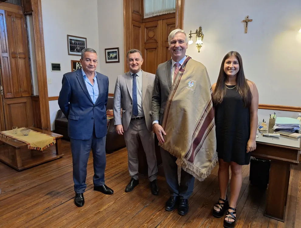 279a2c42-e9df-4dd6-8479-925fca2b1fc9