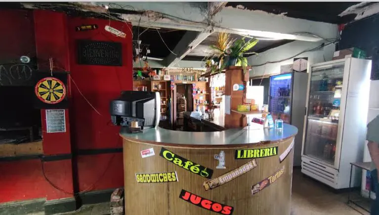 boliche-clandestino-en-un-edificio-cedido-a-la-universidad-de-las-madres-de-plaza-de-mayo-foto-policia-federal-PCKLRNX4IRAKJK3AHA3M4GLTCY