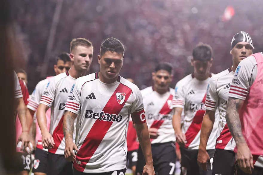 juanfer-quintero-encabeza-la-retirada-de-river-de-PDW6BKJPDRDA7MAHEKPDCOHJJI