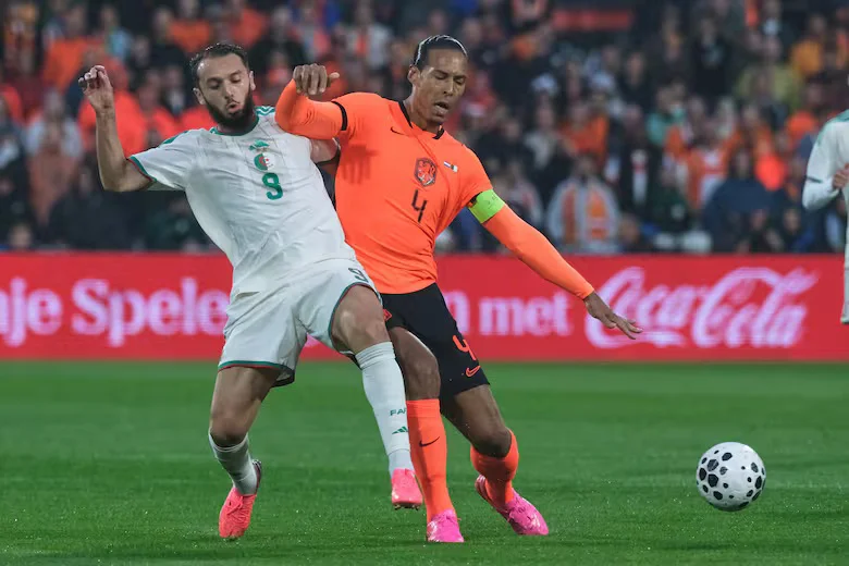amine-gouiri-de-argelia-pelea-con-virgil-van-dijk-DGWDV2A3SRAV3IN46EKALTOQ2M