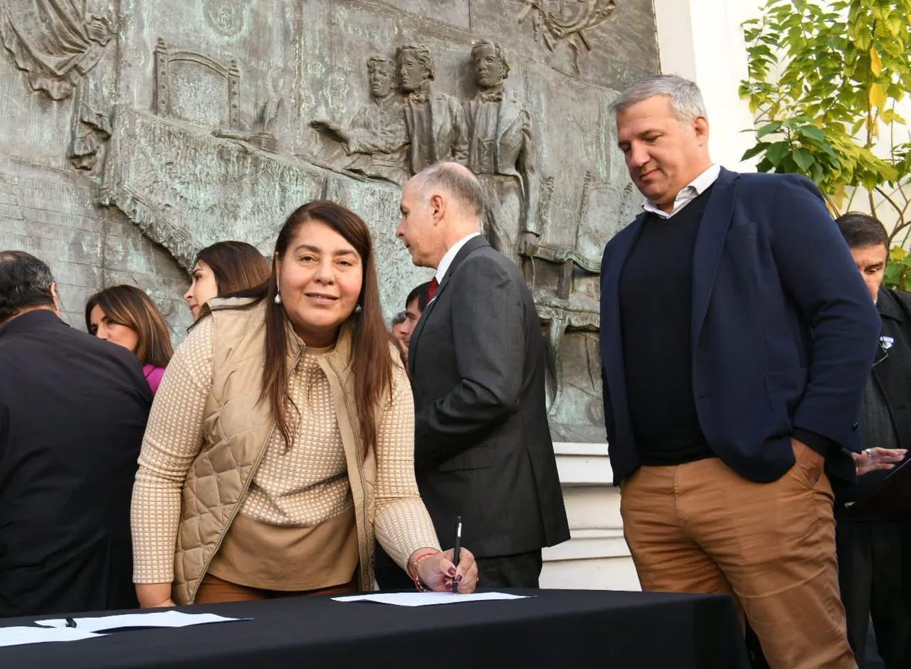 c81bb016-2924-414e-9754-86642394088d