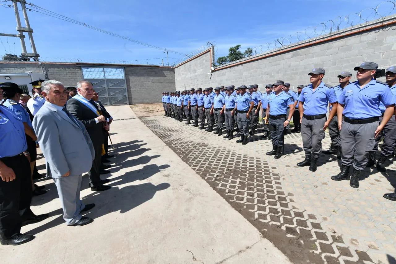 8fd3f0de-e4de-4ffe-9ea2-590fa35e6872