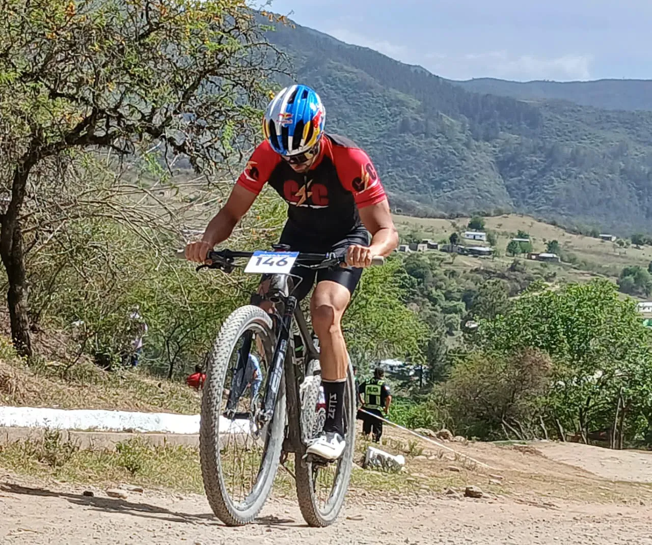 WhatsApp Image 2025-10-05 at 21.09.16