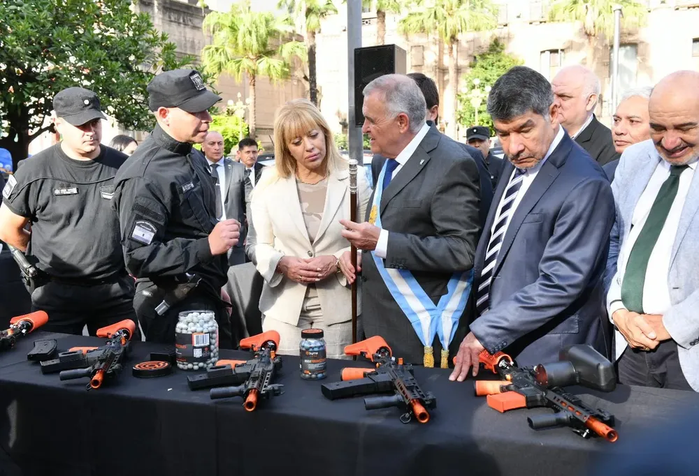 8e818a3f-7572-4887-96af-49084a6a4be1