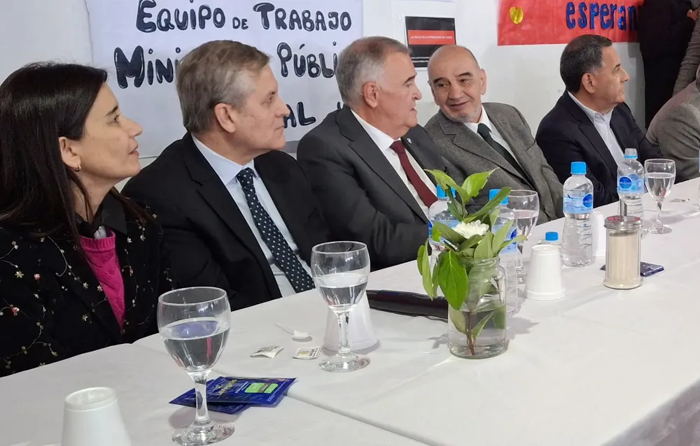 6e6a2723-0954-4279-8d20-468358c5a310