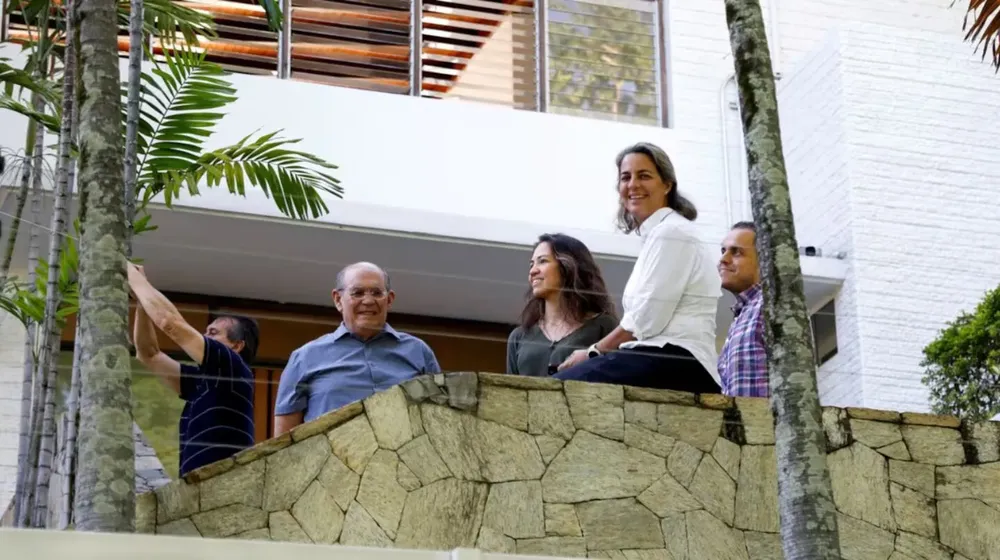 los-opositores-venezolanos-humberto-villalobos-omar-gonzalez-claudia-macero-magalli-meda-y-pedro-urruchurtu-noselli-estuvieron-catorce-meses-asilados-en-la-embajada-argentina-en-caracas-foto-reutersleonardo-fern