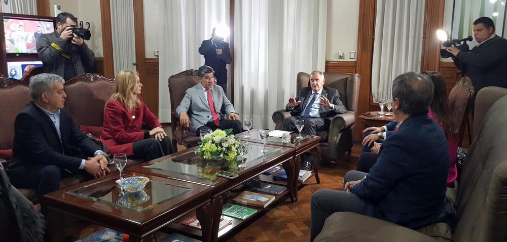 REUNION  - CASA DE GOBIERNO