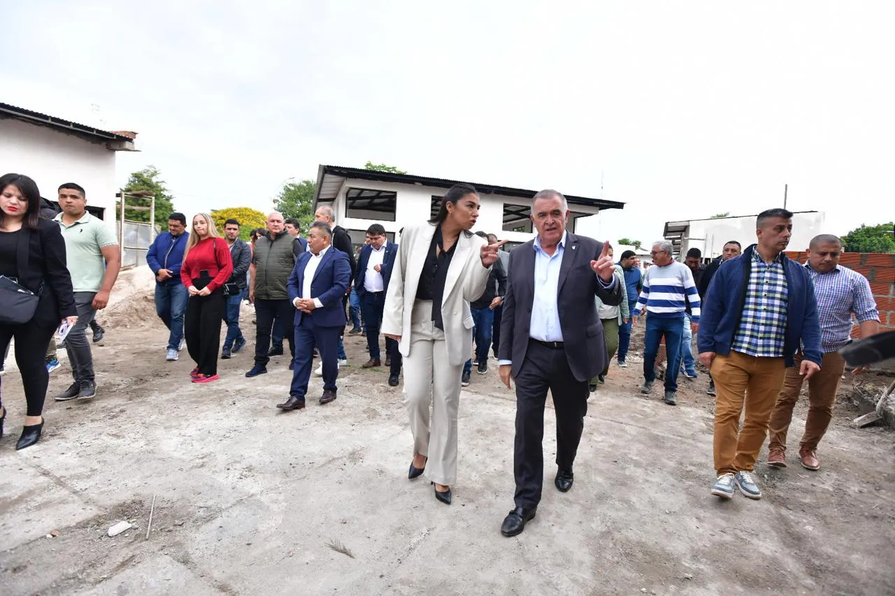 1b9aee59-3837-4279-9981-b7906b608e45