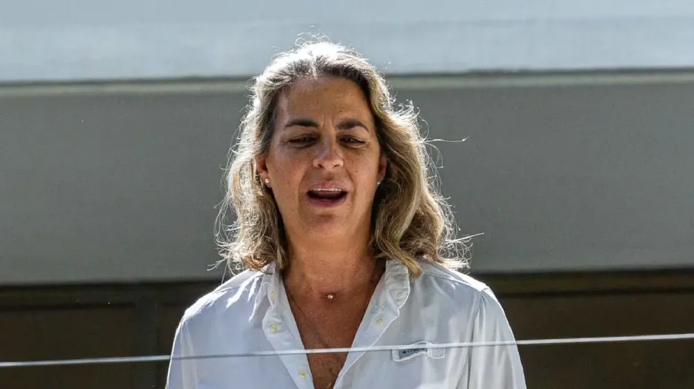 magali-meda-en-la-embajada-argentina-ubicada-en-la-capital-venezolana-foto-efe-FFEDQHXEINBEDDVXVEOJF7KHLE