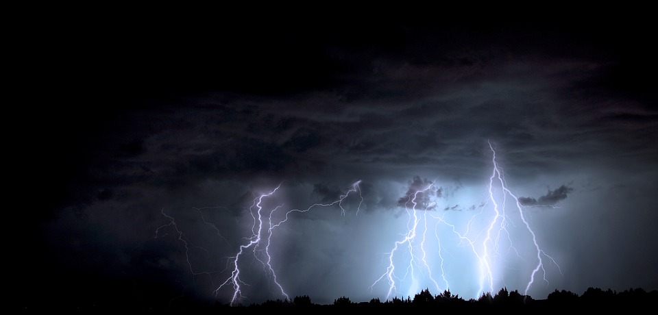 lightning-1158027_960_720