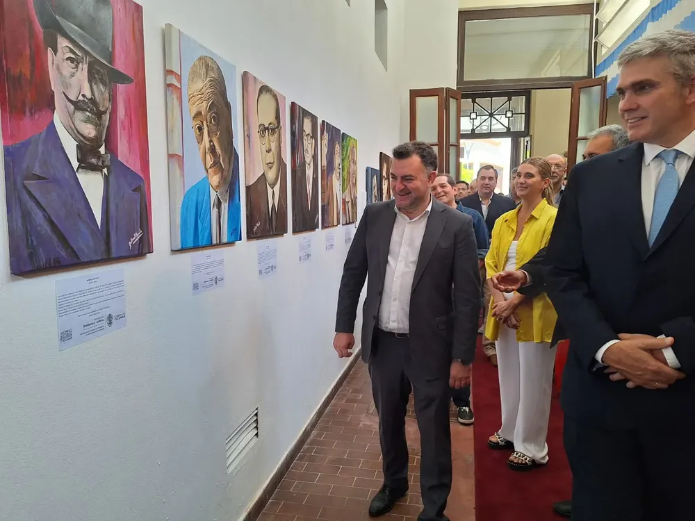 d43c311a-4c5e-46f2-95eb-d2241e8460e1