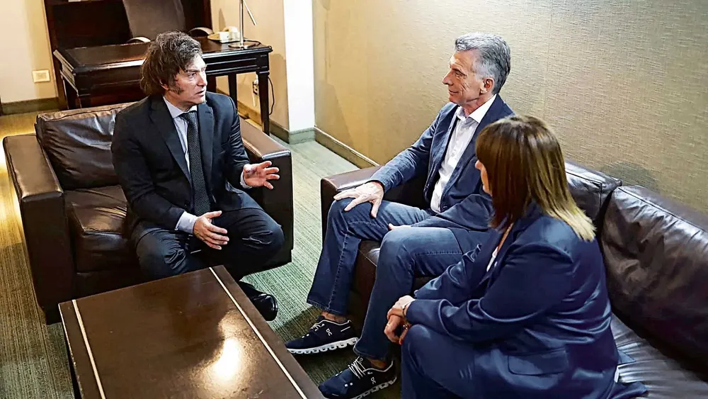 javier-milei-mauricio-macri-y-patricia-bullrich-1707397