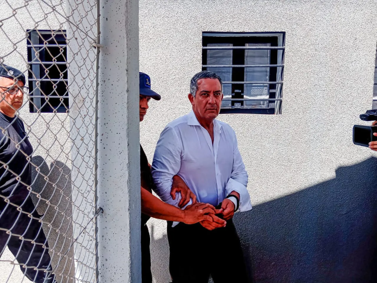 ea8b0666-37b1-41b3-b968-6b92986c0d8e