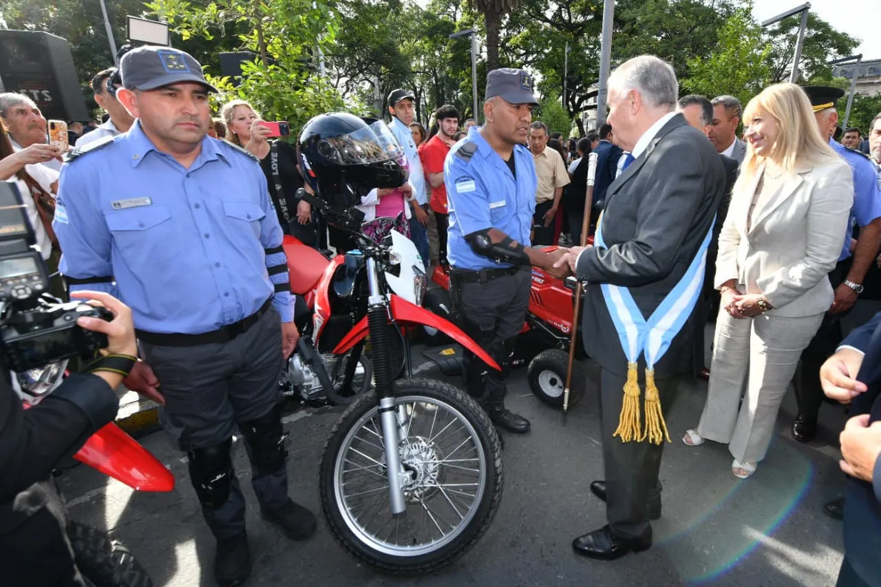 30e46879-be99-43b9-9d4a-bd8172223362