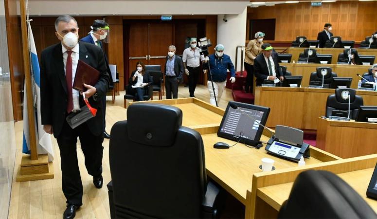 775x450_pido-disculpas-si-legislatura-ofendio-alguien-dijo-jaldo-tras-polemica-mascaras-840453-102932