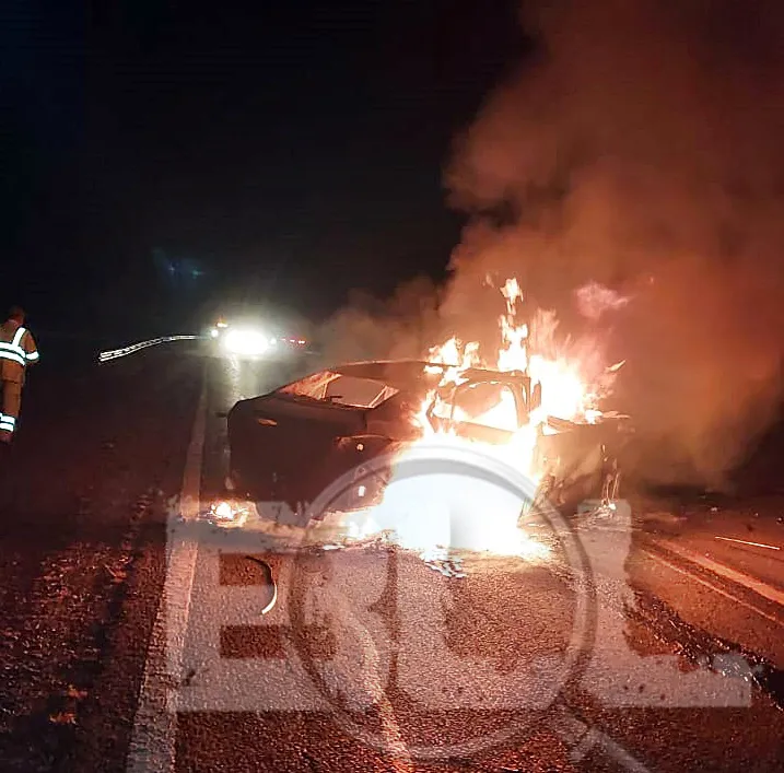 AUTO QUEMADO